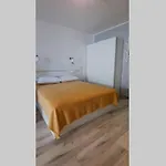 Apartmán Maria, Modern With Private Parking *