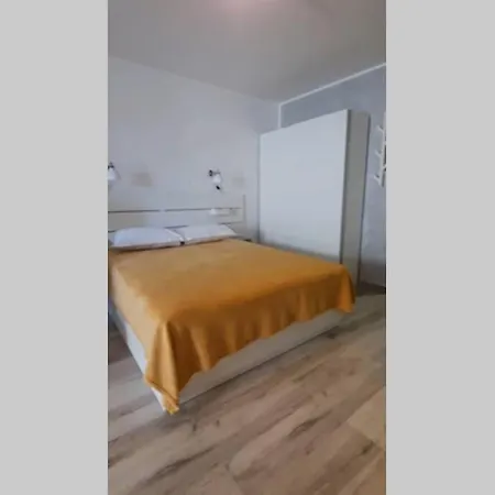 Lejlighed Maria, Modern With Private Parking *