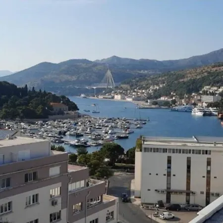 Apartment Maria, Modern With Private Parking *