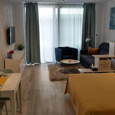 Maria, Modern With Private Parking شقة دوبروفينك